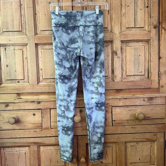 Athleta XS Chaturanga Tight Leggings Gray Cloud Gray Tie Dye Print - Picture 6 of 7